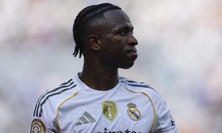 Leyenda del Real Madrid pide la salida de Vinicius