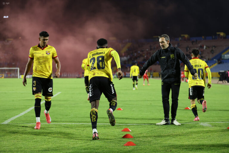 BSC fue sancionado por encender pirotecnia ante El Nacional