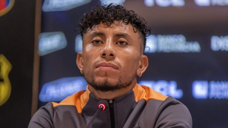 (VIDEO) MÁS DETALLES: Joao Rojas prepara su regreso a las canchas con BSC