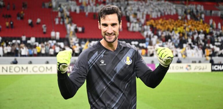 ¡Sorpresa! Sergio Rico puede volver a LaLiga