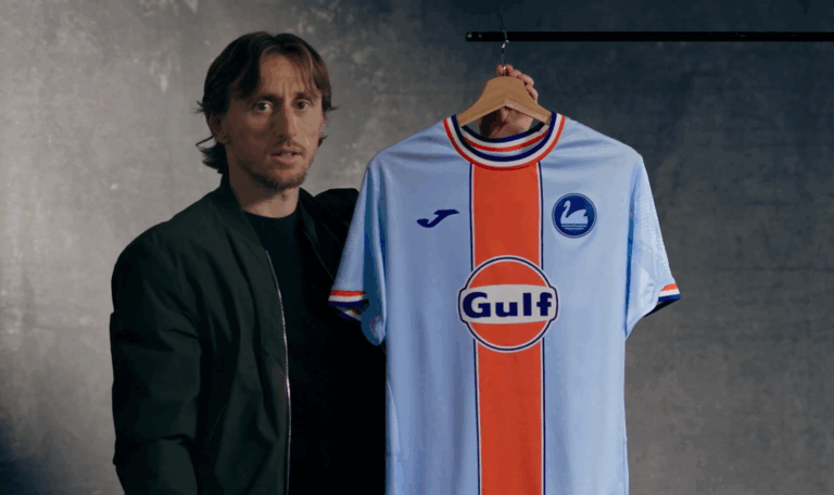 (VIDEO) Modric, copropietario de Swansea, participa en el lanzamiento de la tercera camiseta del club