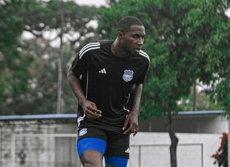 Emelec canceló la deuda de Luis Caicedo y el defensor está habilitado para jugar ante Aucas