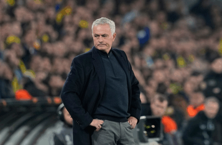 OFICIAL: José Mourinho ya no va más en el Fenerbahce