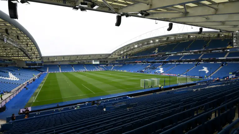Aficionado del Brighton falleció durante el partido ante Fulham
