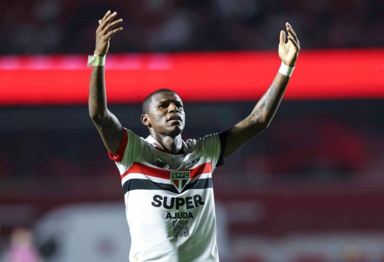 HASTA 2028: Sao Paulo buscará renovar a Robert Arboleda