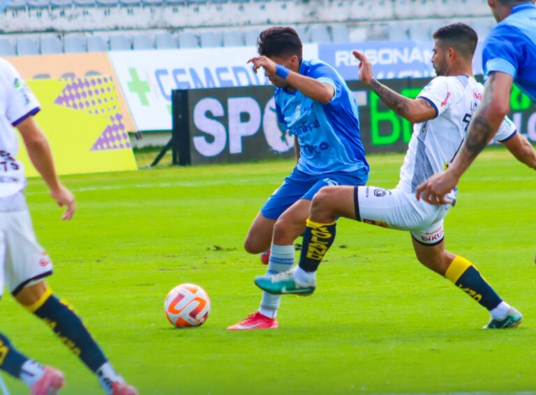 Macará y Delfín empataron sin goles en el Bellavista