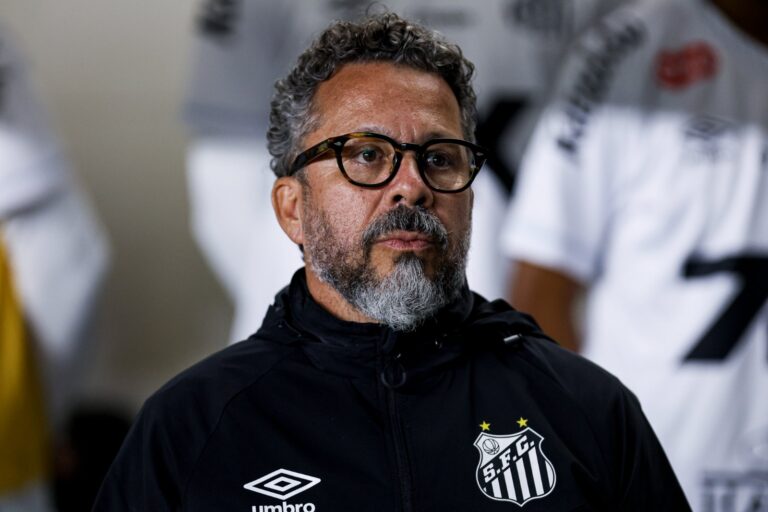 Neymar se quedó sin DT: Cléber Xavier fue despedido de Santos