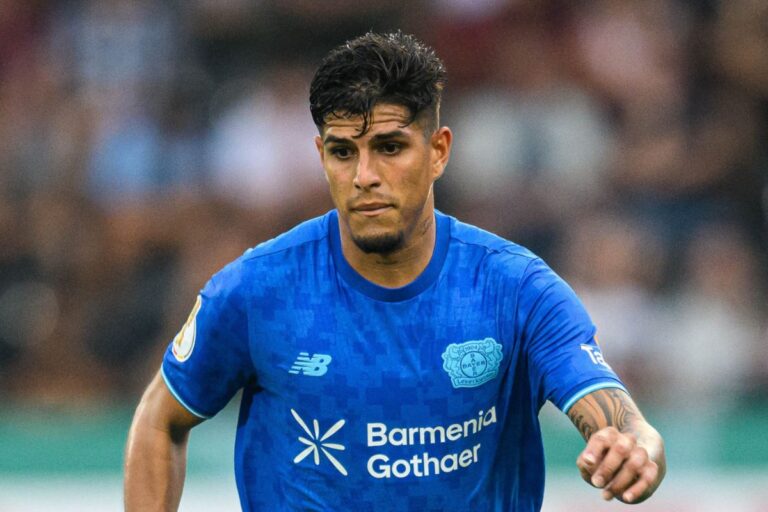 ¿Cuál es la oferta que presentó el Tottenham por Hincapié?