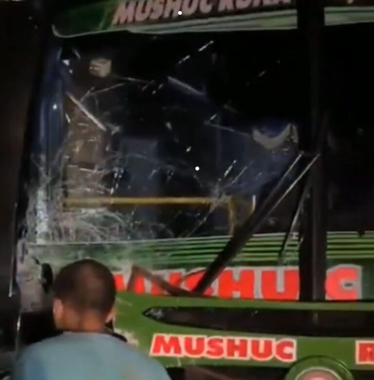 (VIDEO) Bus de Mushuc Runa sufrió un accidente