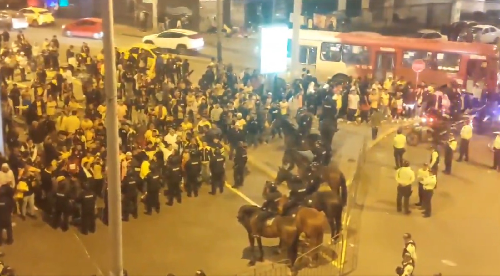 (VIDEO) “Que se vayan todos”: DISTURBIOS tras la eliminación de BSC de la Copa Ecuador