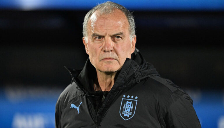Bielsa, autocrítico en rueda de prensa: “No conseguimos lo que consiguió Ecuador”