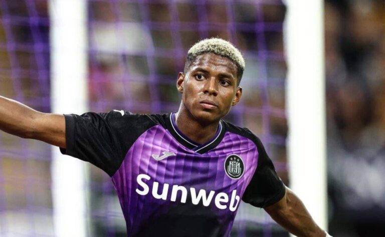Sporting de Lisboa va por Nilson Angulo