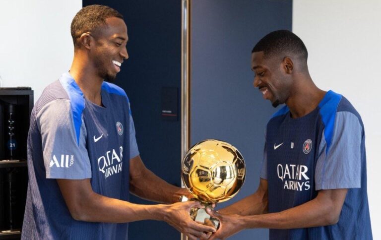 INCLUIDO PACHO: Dembélé presentó el balón de oro a sus compañeros en el PSG
