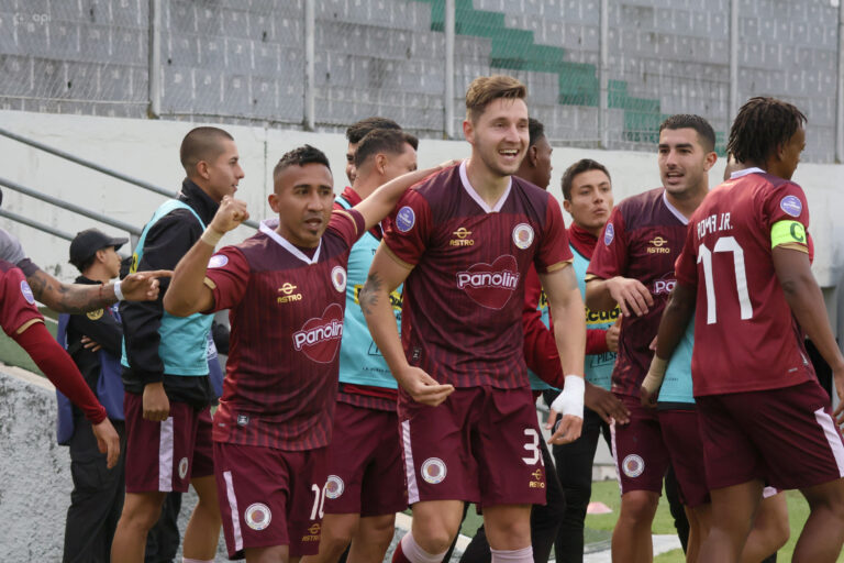 Vinotinto se aferra al milagro: derrotó al Manta y lo sentenció al cuadrangular del descenso