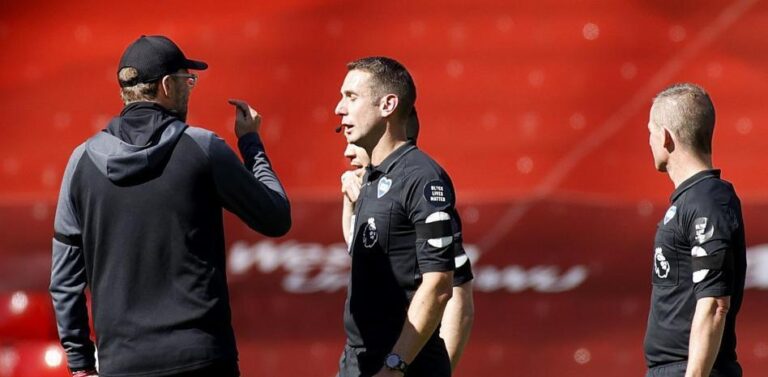 ürgen Klopp y David Coote, en Anfield, en la etapa del técnico alemán en el Liverpool