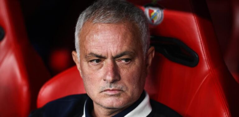 Mourinho regresa al Benfica tras 25 años y se prepara para un durísimo calendario