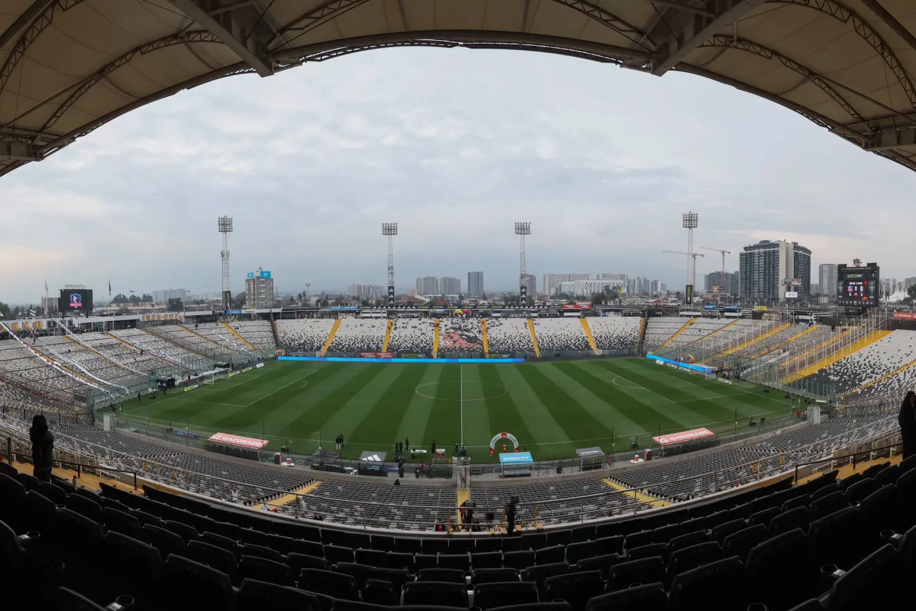 Cayó al vacío: Un hincha de Colo-Colo perdió la vida durante el clásico ante la U de Chile