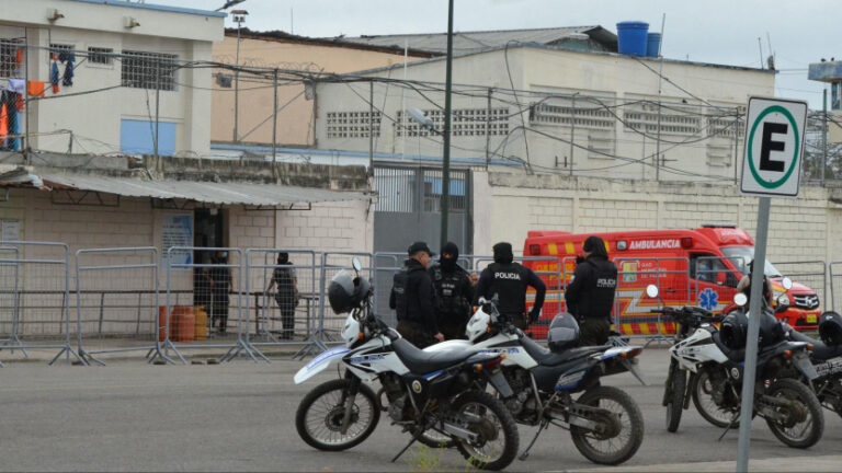 Granadas, policías secuestrados y un guardia asesinado, así fue la masacre en la cárcel de Machala