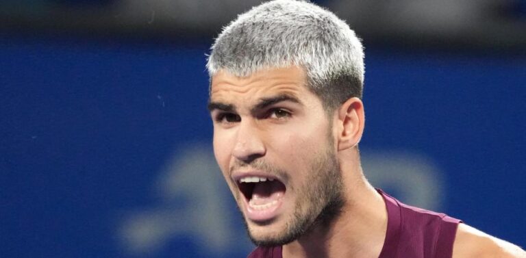 (VIDEO) Alcaraz explota contra el árbitro en la final de Tokio: “¡No has jugado al tenis en tu vida!”