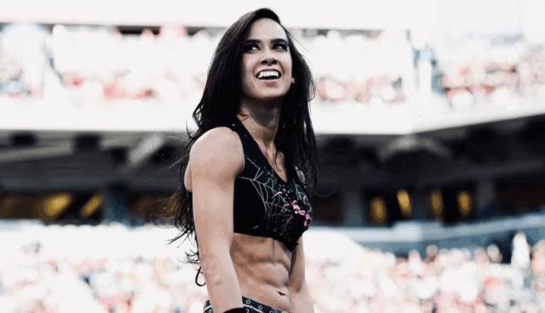 (VIDEO) AJ Lee vuelve a WWE tras una década