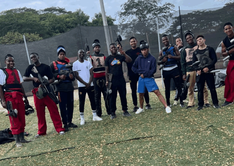 Los jugadores de Barcelona SC se relajaron jugando paintball