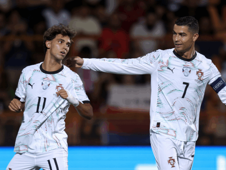 “Idiotas”: Cristiano explotó contra las críticas a João Félix