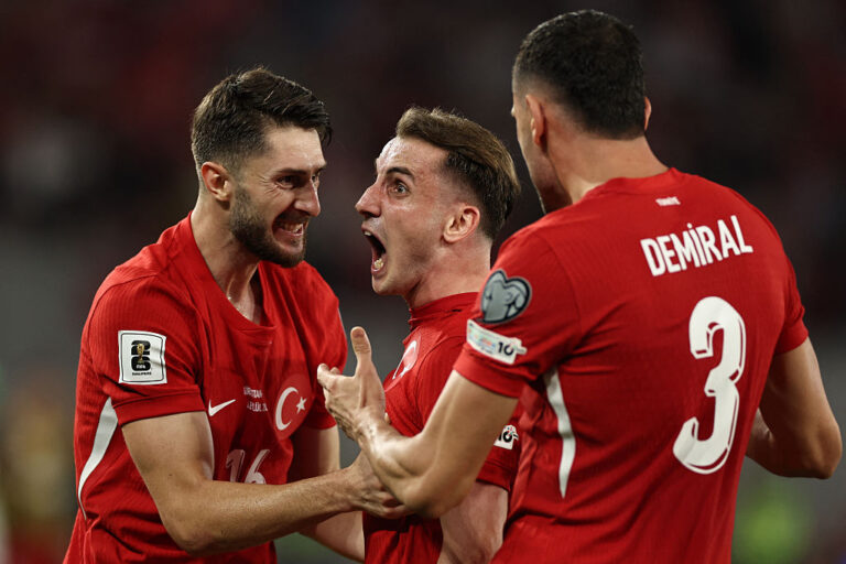 Turquía arranca las Eliminatorias UEFA con un triunfo agónico sobre Georgia