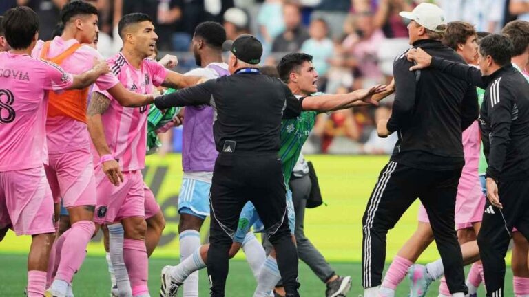 Luis Suárez fue suspendido por seis partidos por el escupitajo tras la final de la Leagues Cup