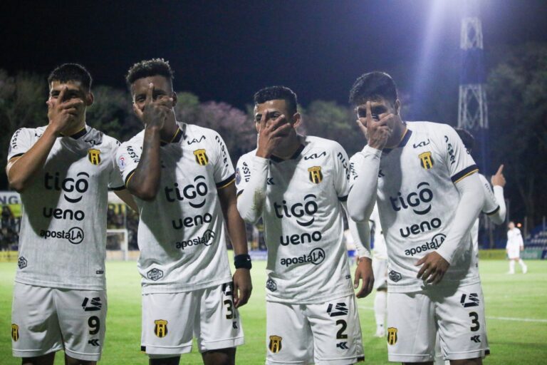 (VIDEO) 4TO CONSECUTIVO: GOLAZO de Jhon Jairo Sánchez en la remontada de Guaraní