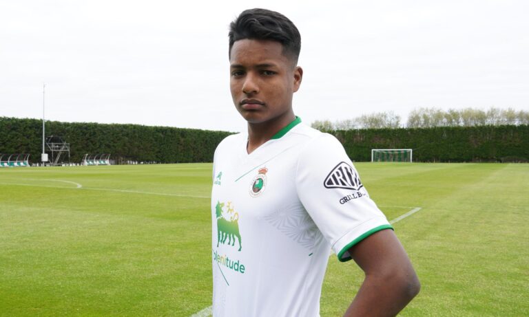 (VIDEO) Jeremy Arévalo marcó un doblete en un minuto con el Racing de Santander