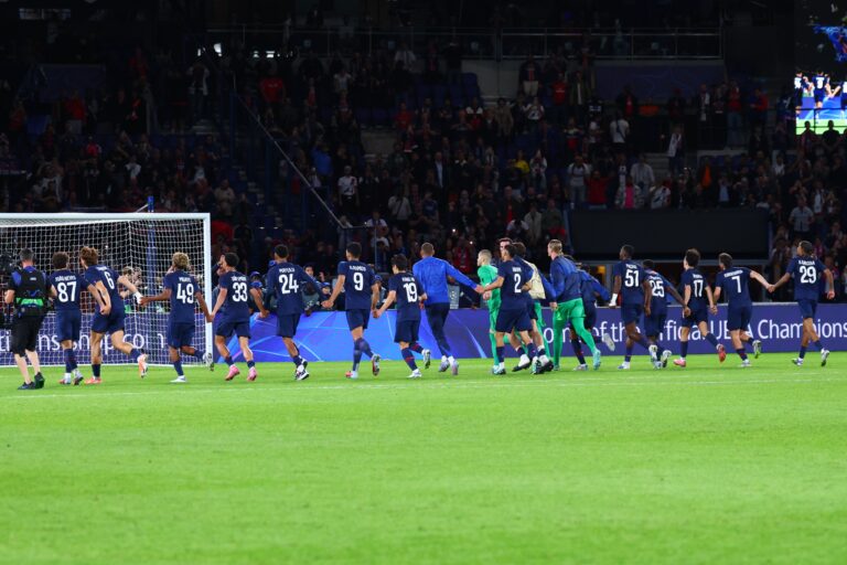 Con Pacho en cancha: PSG debutó en la Champions con una contundente goleada sobre Atalanta