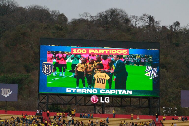 (VIDEO) El homenaje a Enner Valencia por sus 100 partidos con La Tri
