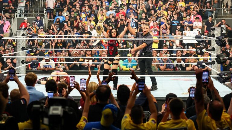 (VIDEO) Stephanie Vaquer se corona campeona mundial de WWE