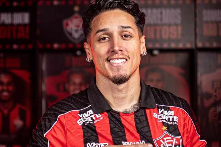 LISTO PARA EL DEBUT: Kike Saverio fue habilitado por Vitória de Brasil