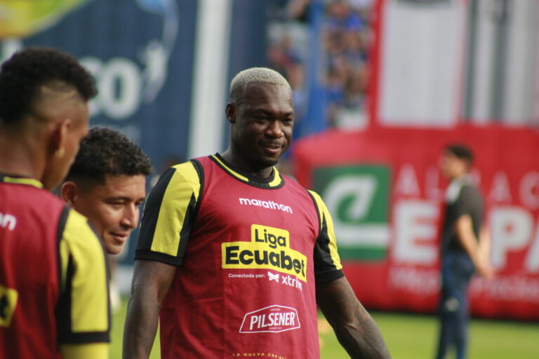 (VIDEO) Barcelona quiere que siga: Felipe Caicedo evalúa si continuar o retirarse