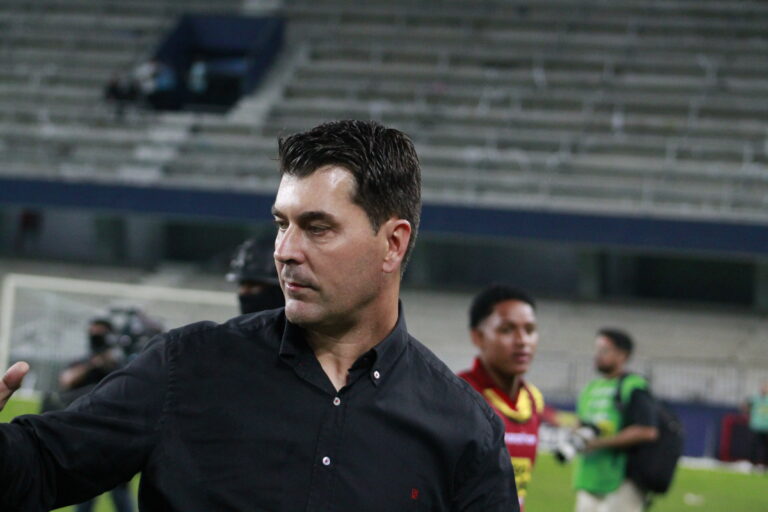 Emelec suma otra prohibición de inscribir jugadores por una nueva demanda de Ismael Rescalvo