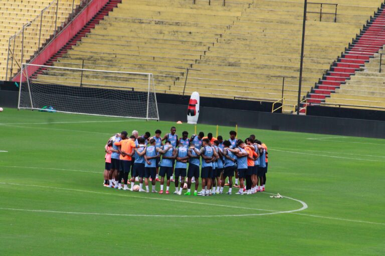 (VIDEO) La Tri entrenó en el estadio Monumental pensando en Argentina