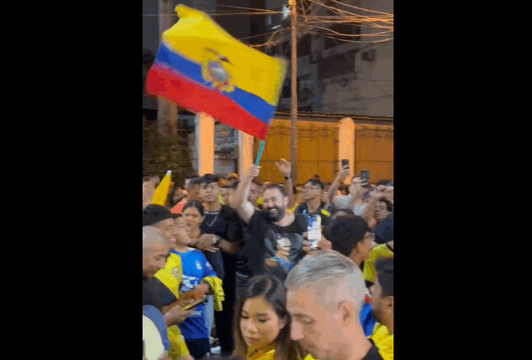 (VIDEO) BANDERAZO para La Tri previo al duelo ante Argentina
