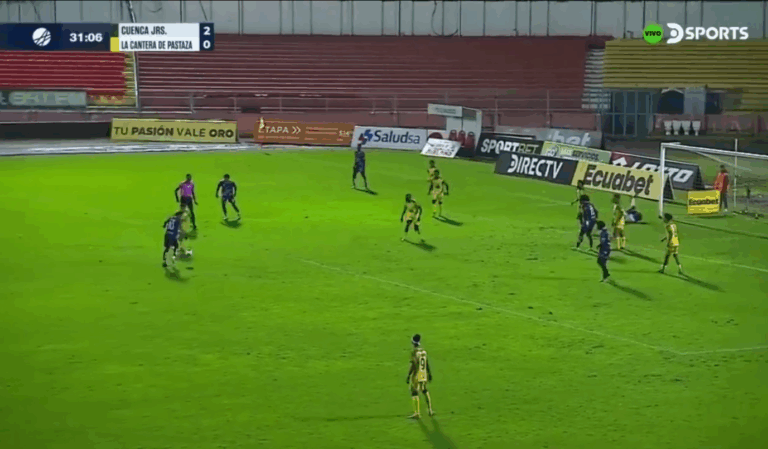 (VIDEO) Blooper en la Copa Ecuador: defensa noqueó a su arquero y Cuenca Jrs marcó el 3-0