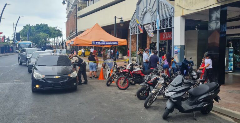 Una alerta de balacera se registró en la avenida Malecón Simón Bolívar, en el centro de Guayaquil