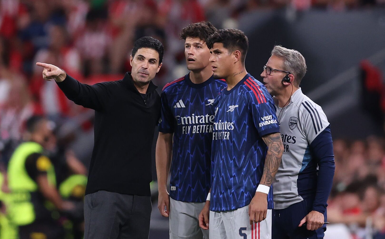 Piero Hincapié vuelve a los entrenamientos con el Arsenal tras superar su lesión