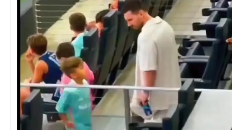 (VIDEO) Curioso momento entre el hijo de Luis Suárez y Messi