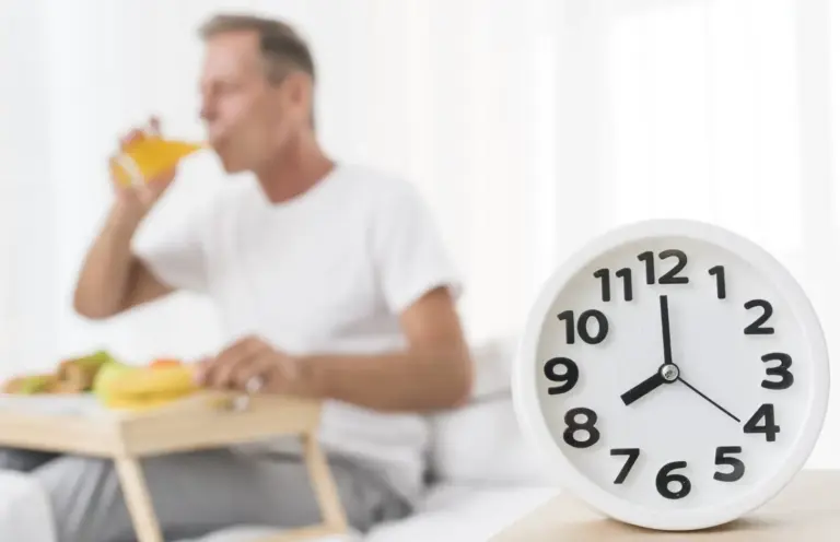 La hora a la que desayunas puede predecir cómo envejecerás