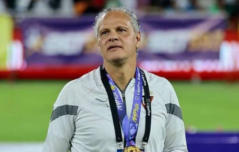 Esteban Paz y sus familiares presentaron una demanda formal contra LDU