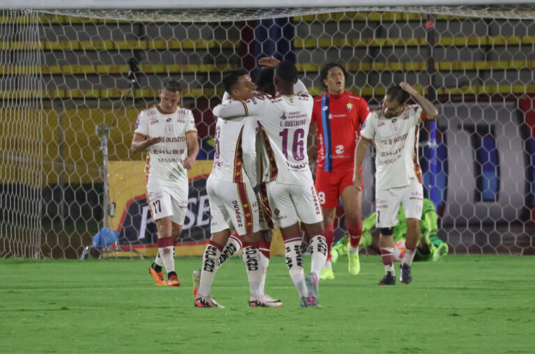 (VIDEO) AFIANZAN SU LIDERATO: D. Cuenca ganó a El Nacional en el Atahualpa y está al frente del segundo hexagonal