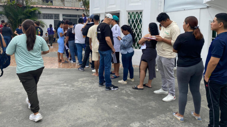 Bonos Jóvenes y Ecuatorianos en Acción no se acaban, serán programas permanentes