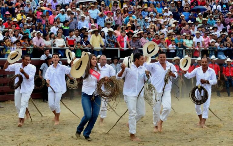 La ciudad del Ecuador que tendrá feriado el 31 de octubre