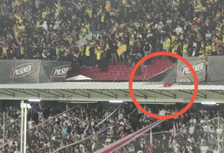 (VIDEO) LA POLICÍA INTERVINO A TIEMPO: Hinchas de BSC protagonizan incidentes en la General Sur Alta Vs. LDU