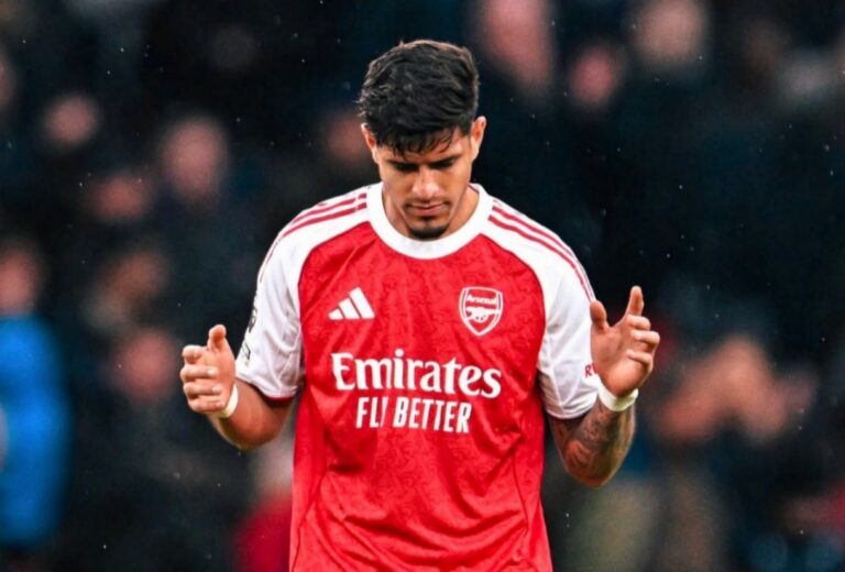 ¡Primera titularidad de Piero Hincapié en el Arsenal!