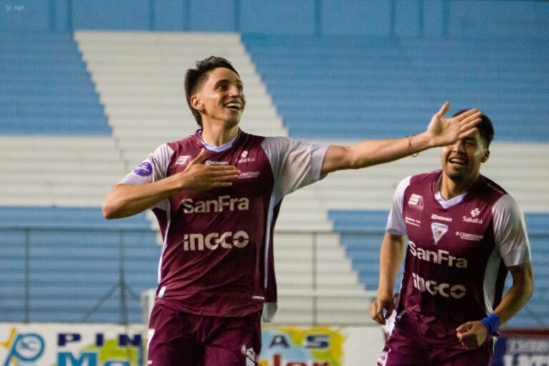 (VIDEO) BAILE CELESTE EN EL JOCAY: Macará aplastó a Delfín por un contundente 4-0